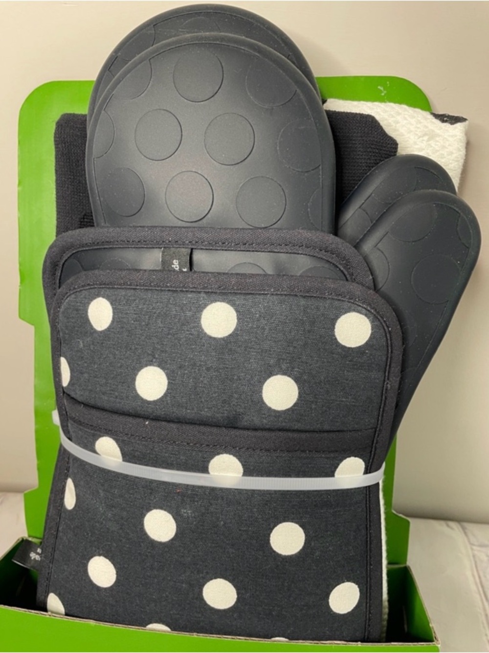 Kate Spade Polka Dot Black & White Oven Mitt and Pot Holder Set